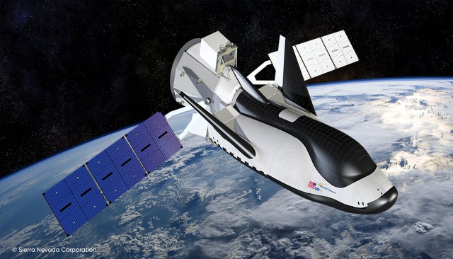 SpaceX осуществила первый коммерческий запуск Falcon Heavy
