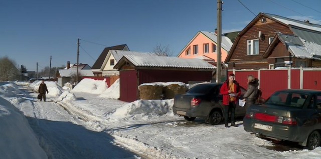 Жителей села под Рязанью оштрафовали за парковку машин возле своих же домов
