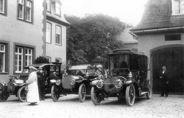 Международная автомобильная выставка в Михайловском манеже. 1913г.