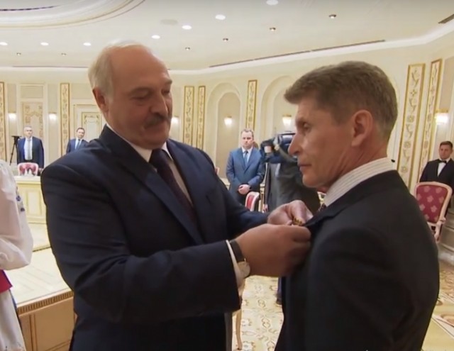 Губернатор Приморья предложил ввести сбор с выезжающих за рубеж туристов