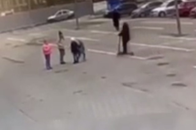 Бастрыкин поручил возбудить дело на свинину, сбившую ребенка на электросамокате