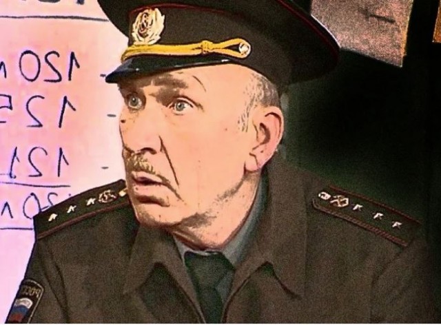 В Кремле сейчас очень много военных, сообщают журналисты РИА. Путин выступит на крыльце Грановитой палаты