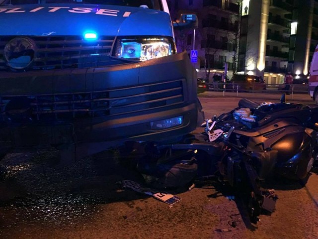 В полиции объяснили, почему инспектору пришлось ударом в грудь вышибить из седла водителя мопеда