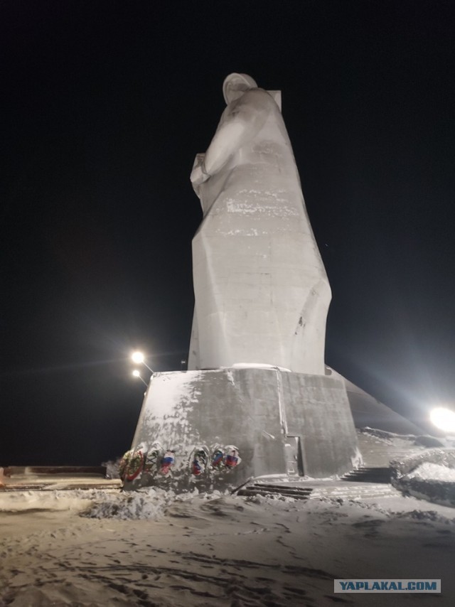 Посмотрите, как завораживающе выглядит «Алёша» — памятник защитникам Советского Заполярья