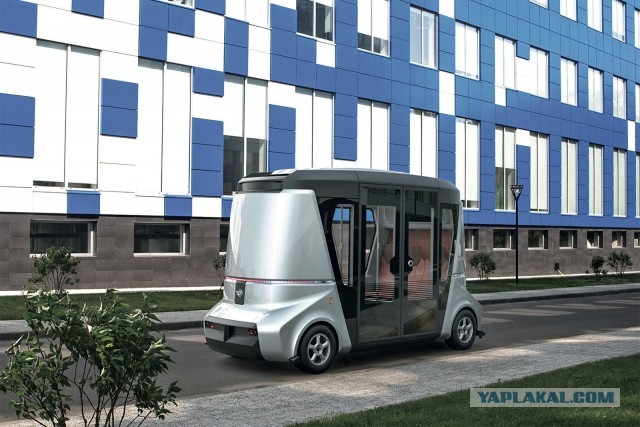 В Музей транспорта Москвы доставили первый российский беспилотный электроавтобус «MatrЁshka».