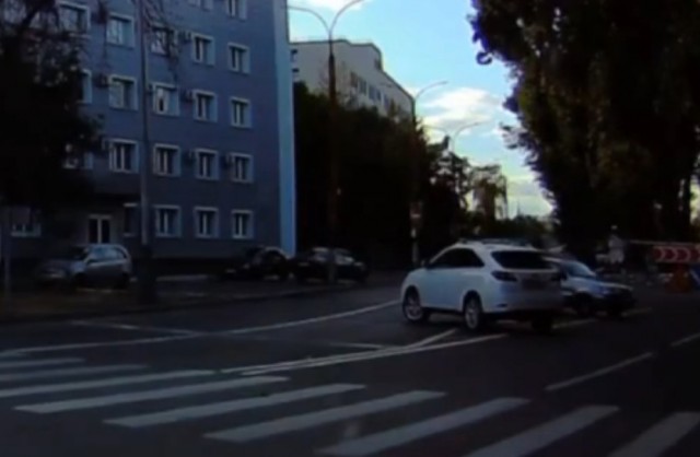 У байкера приступ, или это предсмертные судороги?