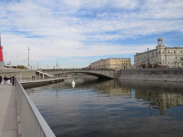 Жить в Москве- то, что за окном и каждый день