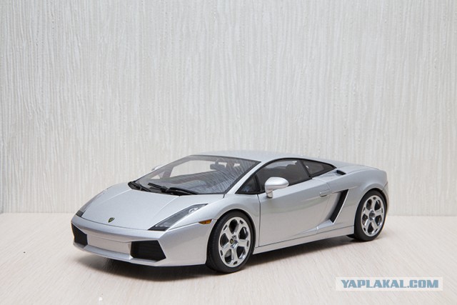 Lamborghini в масштабе 1:18