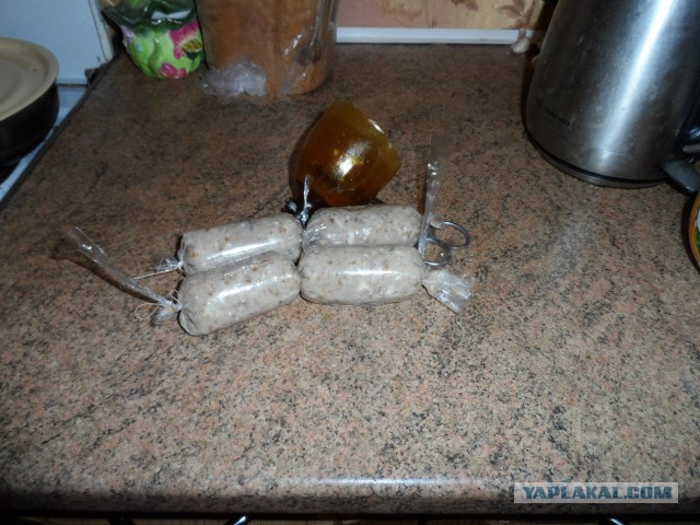 Куриные колбаски с гречей и котлетки