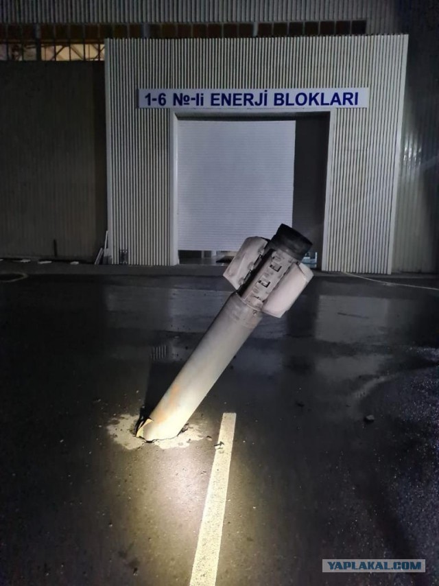 Война в Карабахе продолжает набирать обороты: под обстрелом Гянджа и Степанакерт