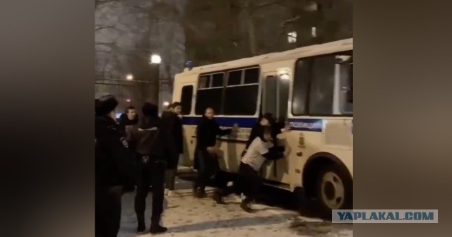 Зеленский отключил от вещания три оппозиционных канала - 112, NewsOne и ZIK