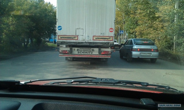 Дура за рулем и злой водитель с 666