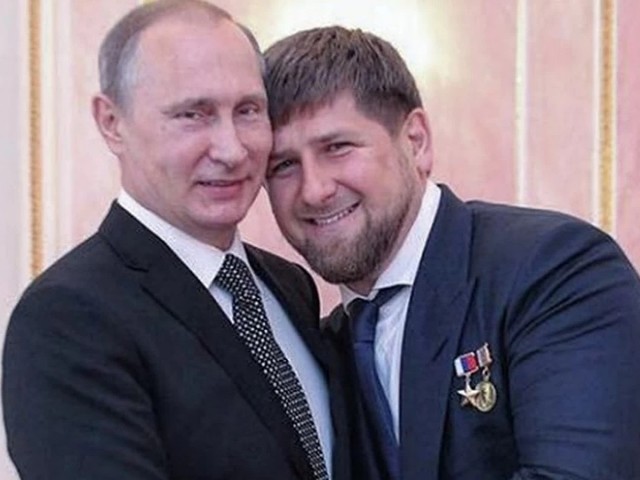 Две семьи. Орбан и Макарон