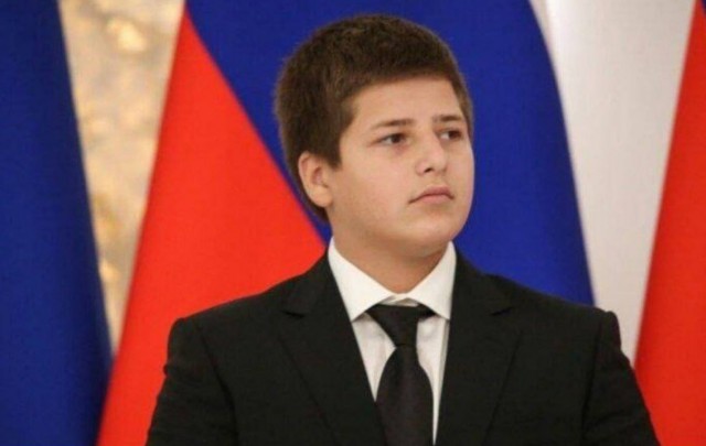 Адам Кадыров получил золотую медаль за 895 шайбу Овечкина