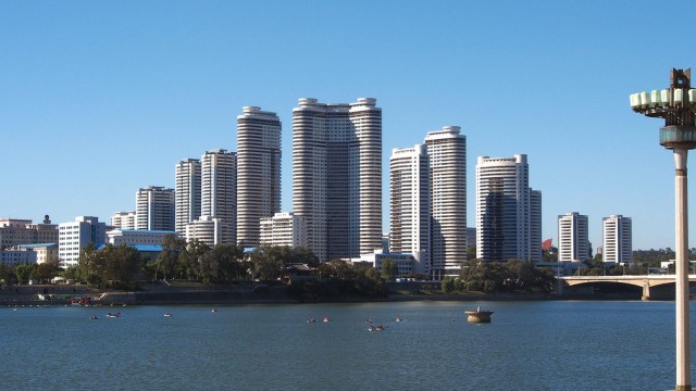 Контрабандные фотографии из Северной Кореи: Ким Чен Ын не одобряет!