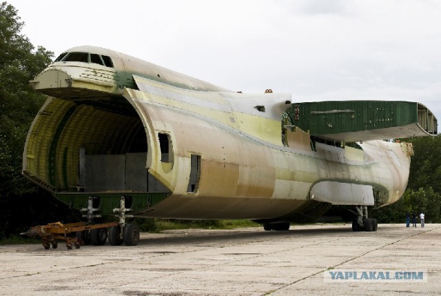 Двигатель гигантского самолёта Ан-225 горит в аэропорту Лейпцига