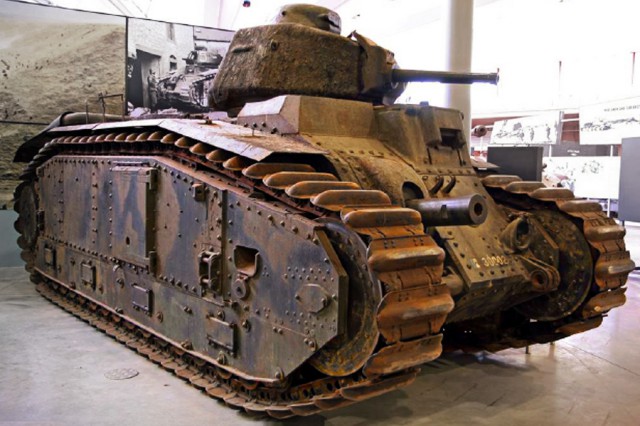 Почему немцы и англичане не придумали нормальный танковый шлем?
