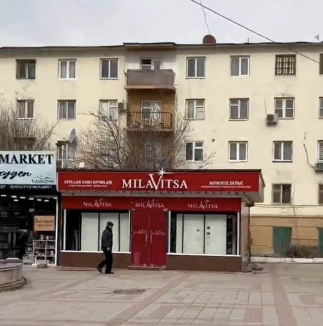 В Ташкенте магазин "Милавица" заставили убрать манекены с витрин