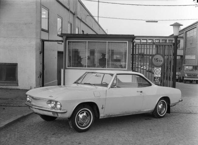 1963 Chevrolet Corvair Monza 900 Spyder. Автопятница №82