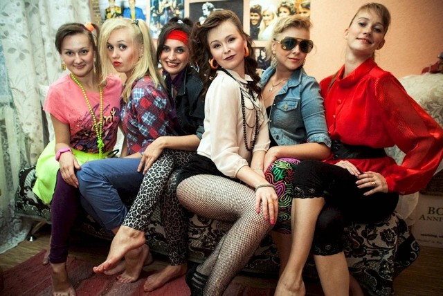Странная у вас мода, одеваешься как шлюха