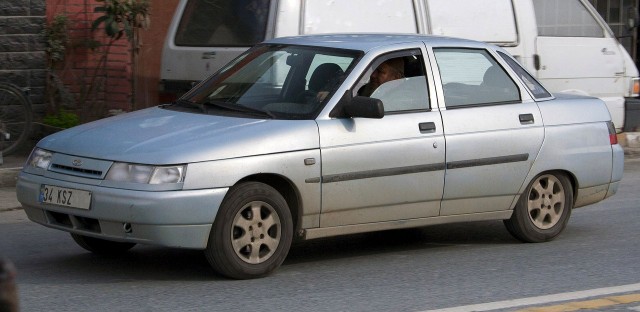 Сколько стоили отечественные автомобили в 2000 году