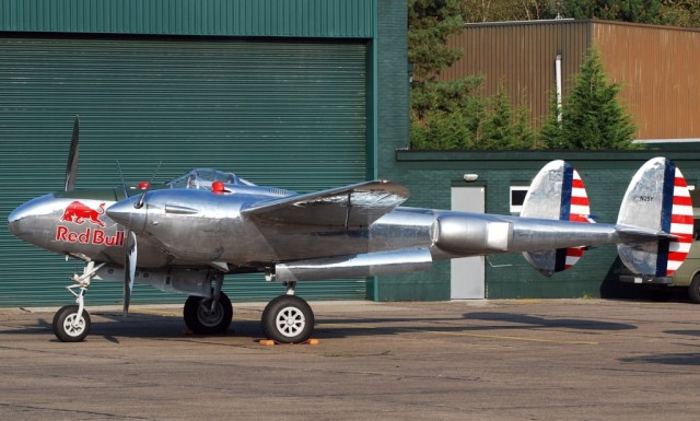 Многоцелевой истребитель P-38 «Lightning»