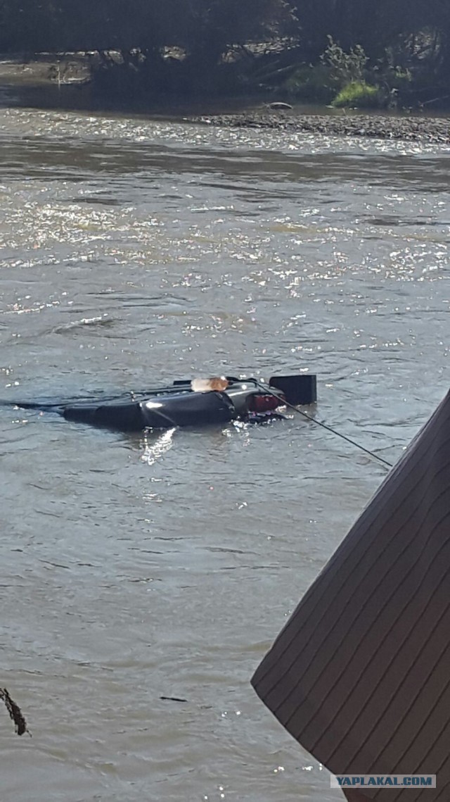УАЗ с водителем утонул в реке Комаровка в Приморье