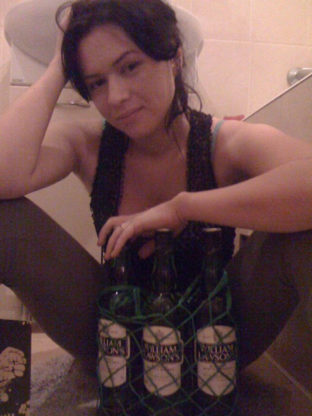 Девушки, которые заскучали и решили немного развеяться