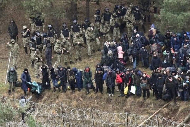 Интервью у мигрантов на границе Белоруссии и Польши