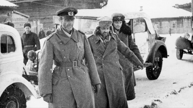 С годовщиной, товарищи!
