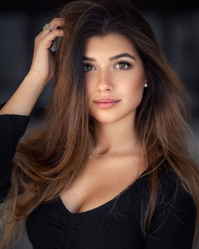 Девушки на спорте и около него!