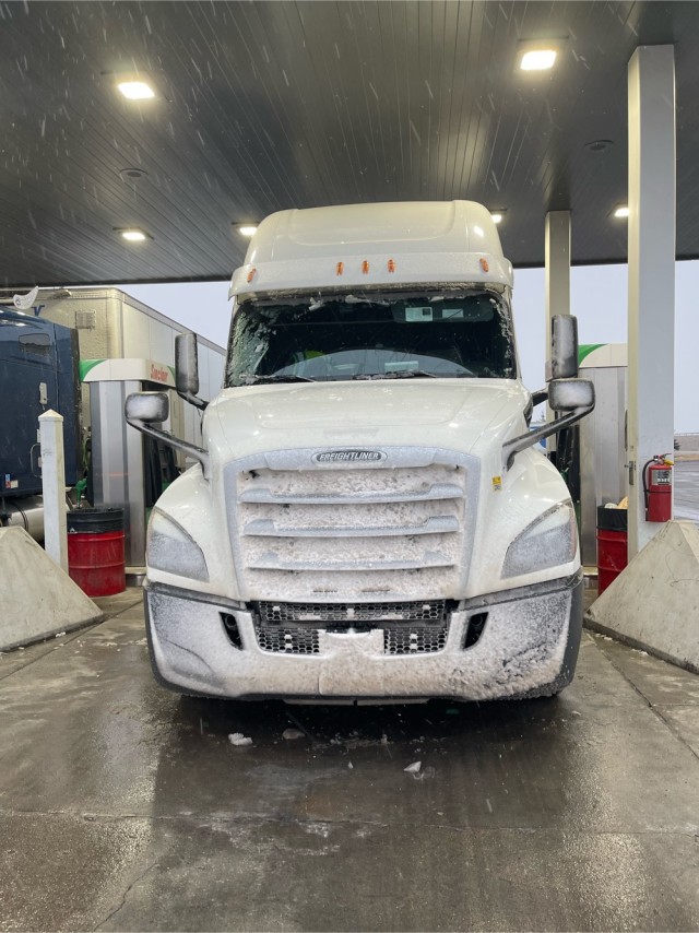 Как живут дальнобойщики в США. Зарплаты, особенности работы и интересные факты