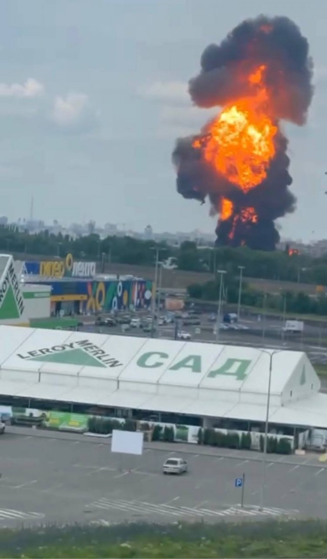 СМИ сообщают о взрыве нефтебазы в Воронеже