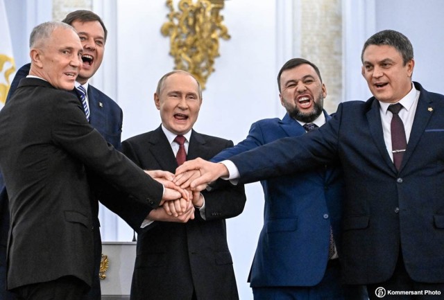 Крымский мост на обложке учебника истории появился по инициативе Путина