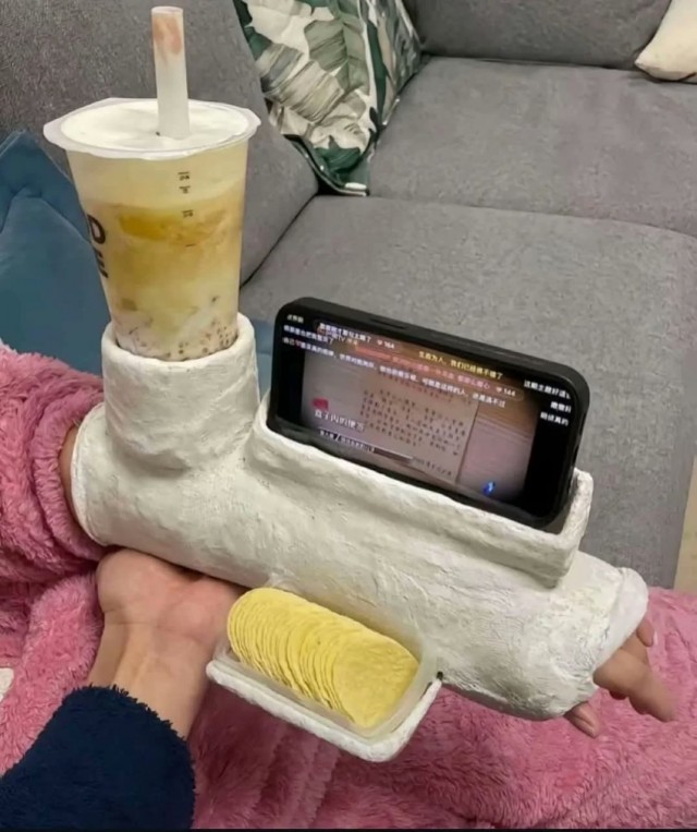 Если уж перелом, то гипс должен быть практичным!