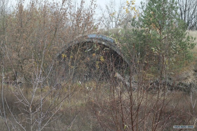 Заброшенная танковая база.