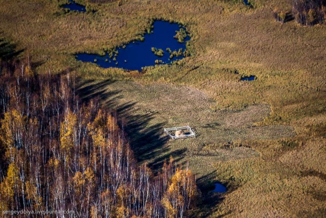 Осенние краски якутской тайги с вертолета