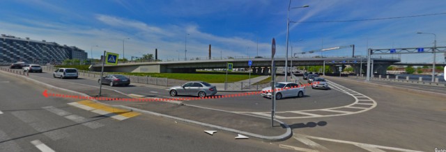 В Петербурге Rolls-Royce Wraith за 25 миллионов рублей не вписался в поворот. Номера сразу сняли от камер зевак