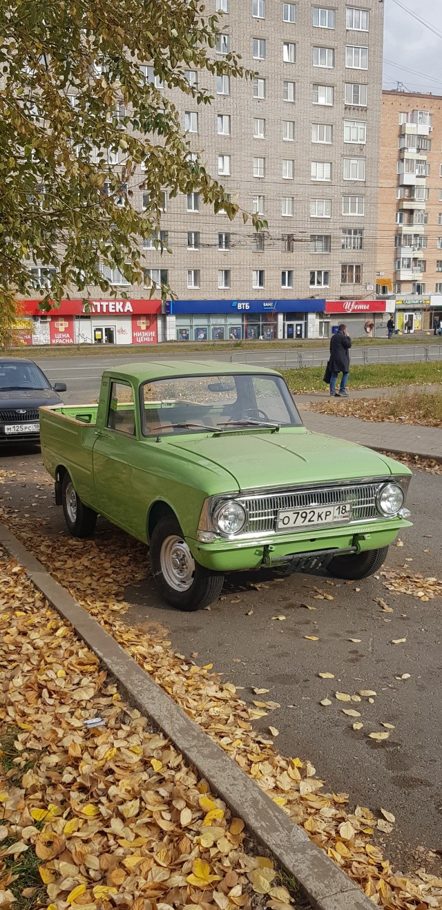 «Каблучки» миллениума: грузовые «Москвичи», «Лады» и «Запорожцы» в наших дворах 20 лет назад