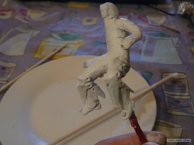 Айзек Кларк.