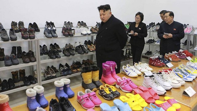 Посольство России в Пхеньяне сообщило об интересе в закупках одежды и обуви в КНДР