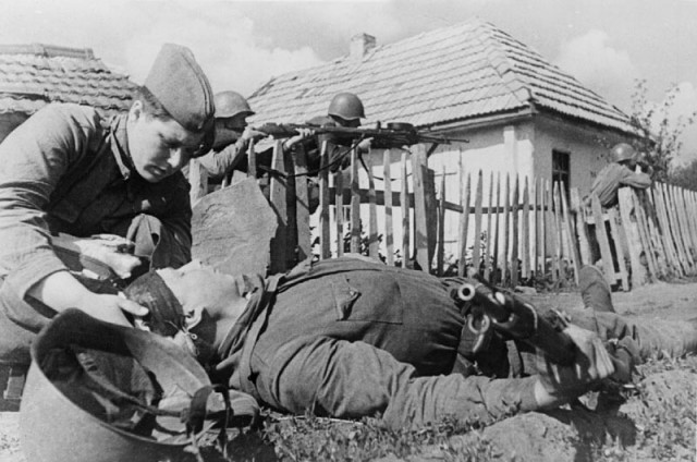 Фотографии второй мировой, многие цветные (фото)