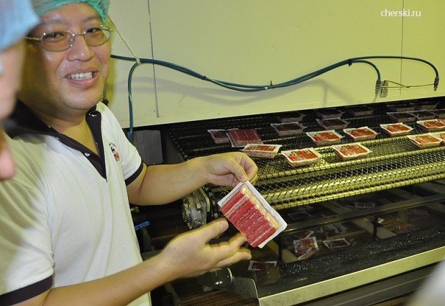 Как делают рыбные шарики, крабовые палочки и т.п