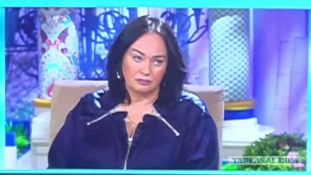 Медведев поручил снизить порог беспошлинного ввоза посылок до €20 к 2022 году
