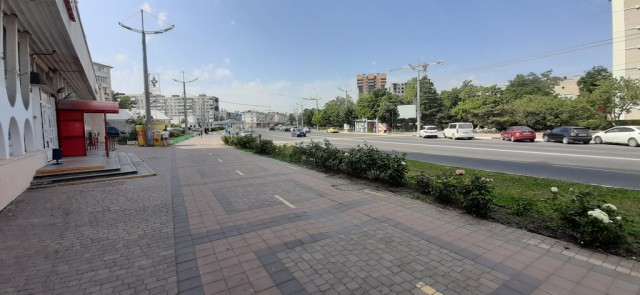 «Это оскорбительно!» Новороссийцы против туристов в купальниках в центре города