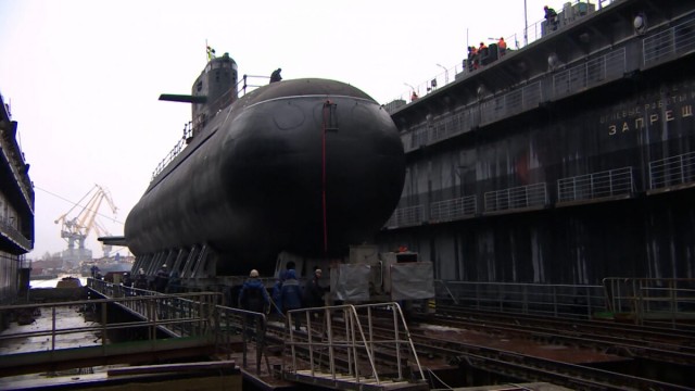 Новая подводная лодка "Великие Луки" спущена на воду
