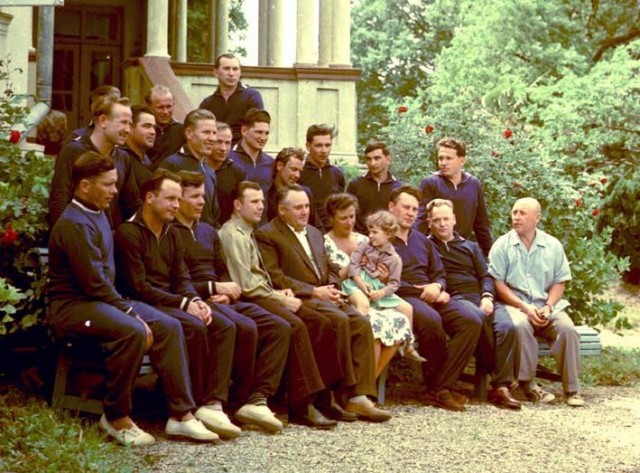 "Дело не в том, что я побывал так высоко, а в том, КТО и ЧТО меня туда подняли". --- Юрий Гагарин