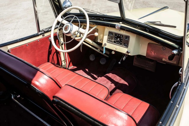 Willys Jeepster. Забавного автомобиля пост
