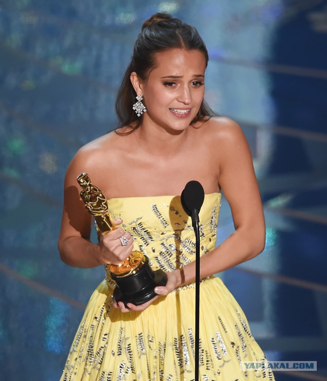 Самые яркие моменты  и платья  «Оскар 2016»