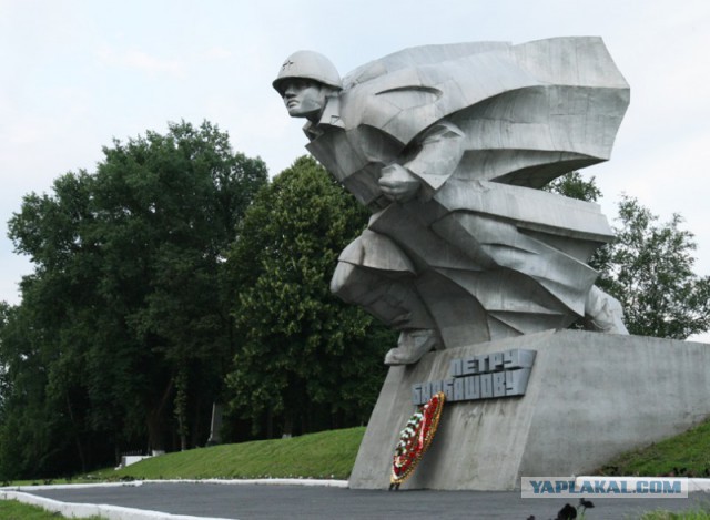 Грудью на амбразуру